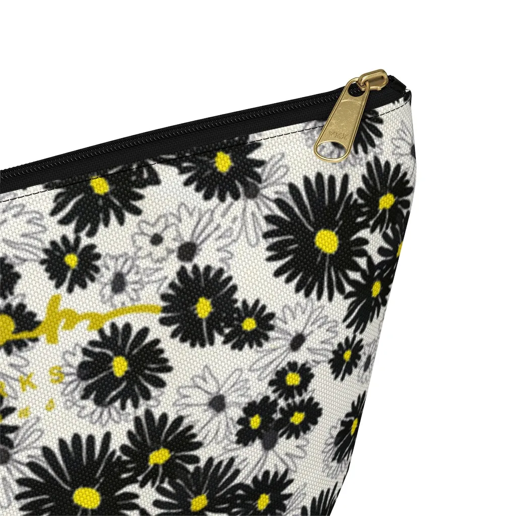 Daisy Accessory Pouch w T-bottom