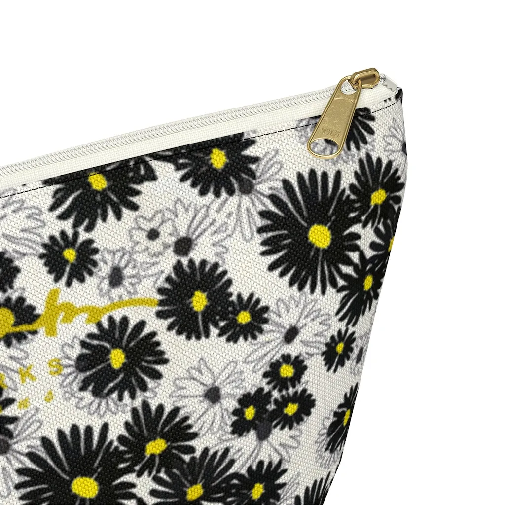 Daisy Accessory Pouch w T-bottom